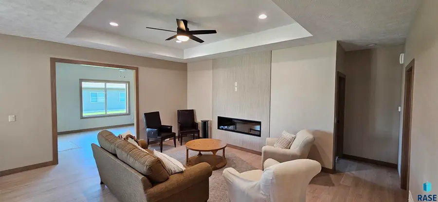 2427 E Joshua Cir, Sioux Falls, SD 57108 - #3