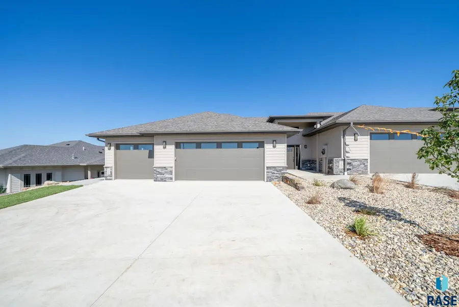 7804 E Bull Pine Trl, Sioux Falls, SD 57110 - #2