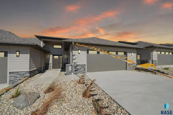 7806 E Bull Pine Trl, Sioux Falls, SD 57110