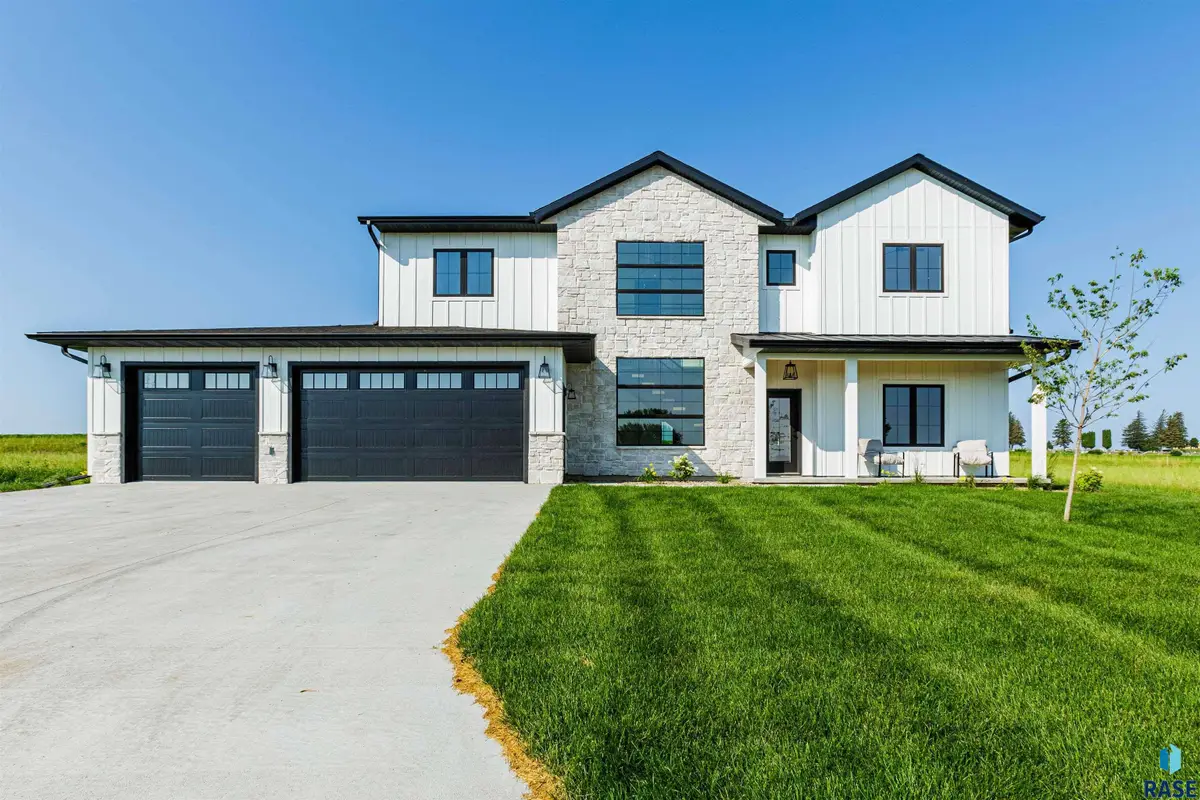 507 Mill Pond Rd, Rock Rapids, IA 51246 - #1