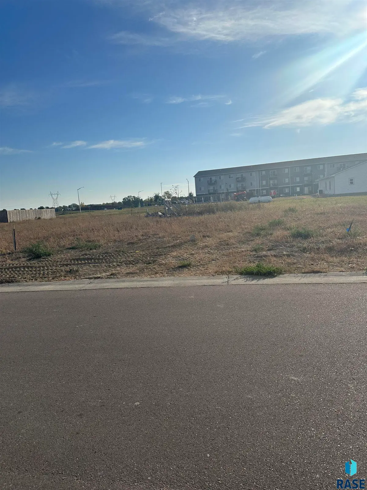 522 Bunyan Dr, Harrisburg, SD 57032 - #1