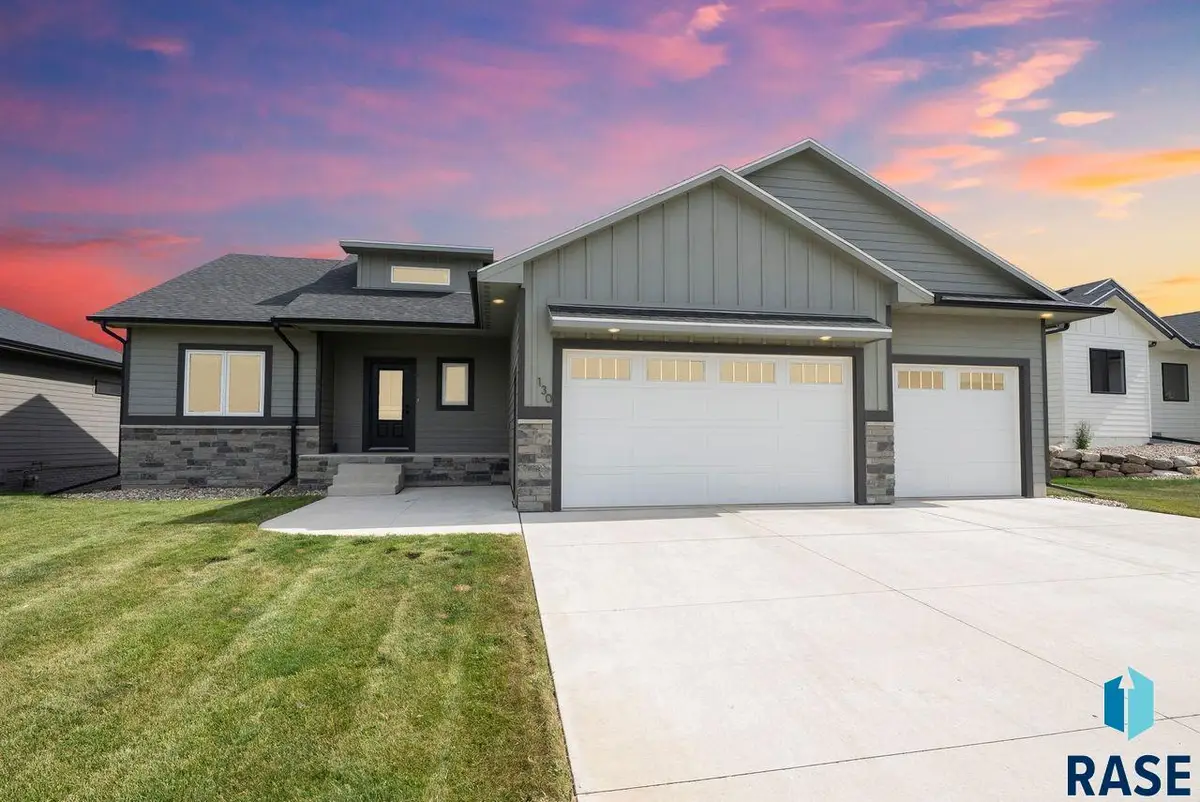 130 Skyline Dr, Valley Springs, SD 57068 - #1