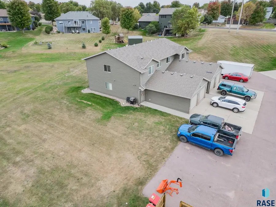 408 N Sioux Blvd, Brandon, SD 57005 - #2