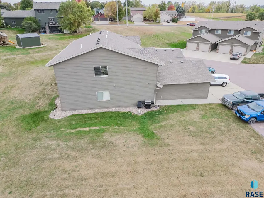 408 N Sioux Blvd, Brandon, SD 57005 - #3