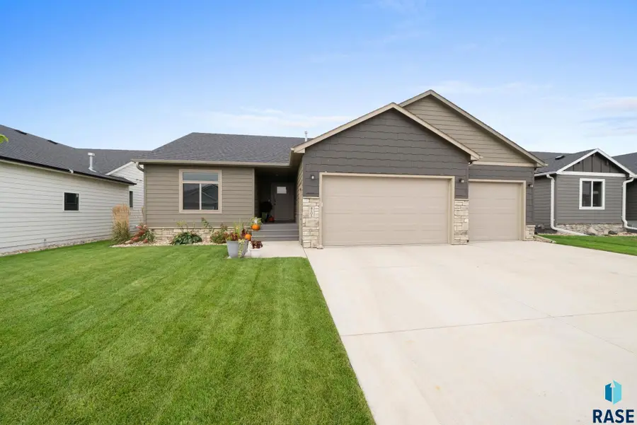 4101 S Home Plate Ave, Sioux Falls, SD 57110 - #2
