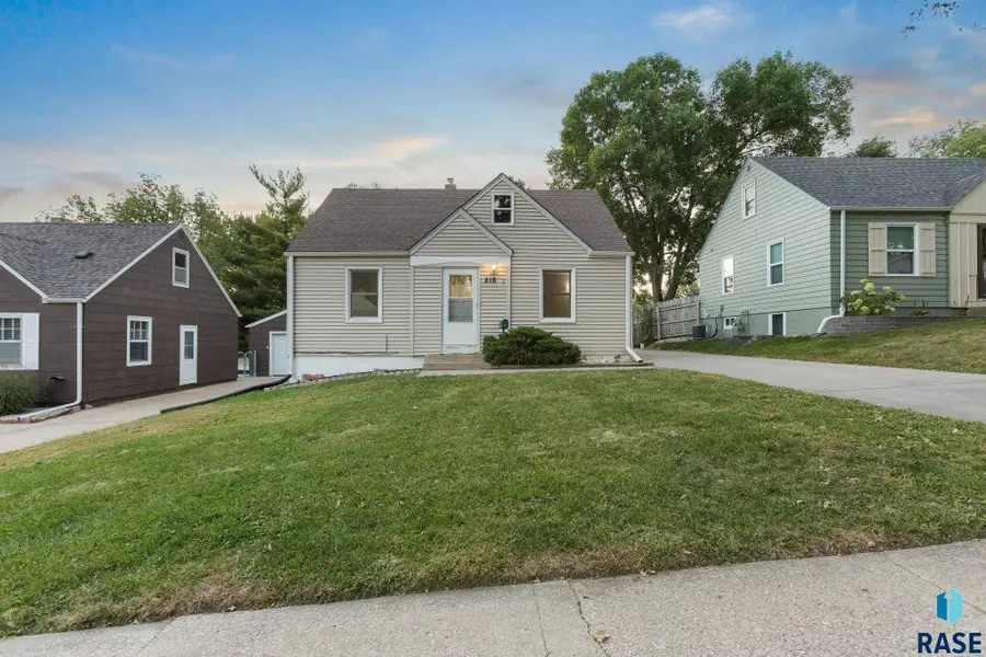 816 S Glendale Ave, Sioux Falls, SD 57104 - #3