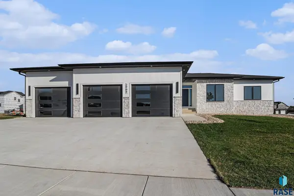 2904 Dunraven Ave, Sioux Falls, SD 57110