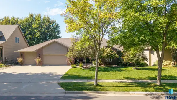 3056 S Coral Ct, Sioux Falls, SD 57103