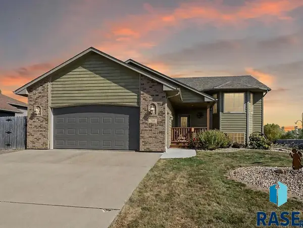 704 Shebal Ave, Harrisburg, SD 57032