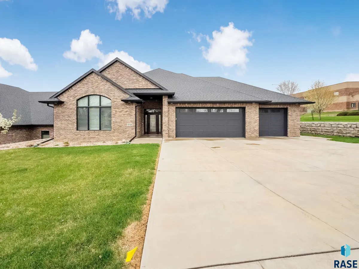 4710 S Duluth Ave, Sioux Falls, SD 57105 - #1