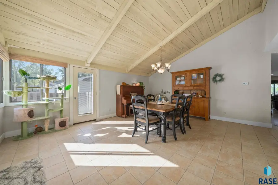 600 S 3rd St, Beresford, SD 57004 - #3