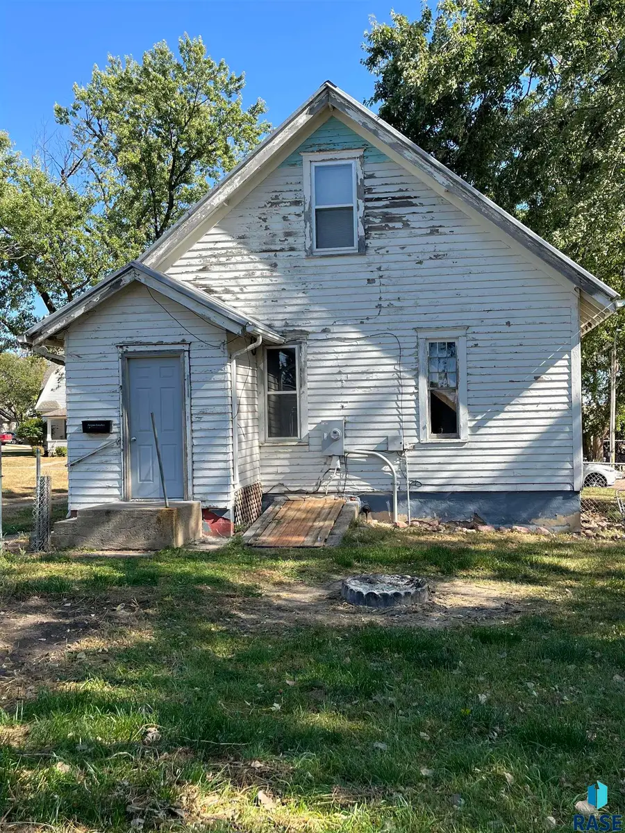 309 S Dakota Ave, Irene, SD 57037 - #3