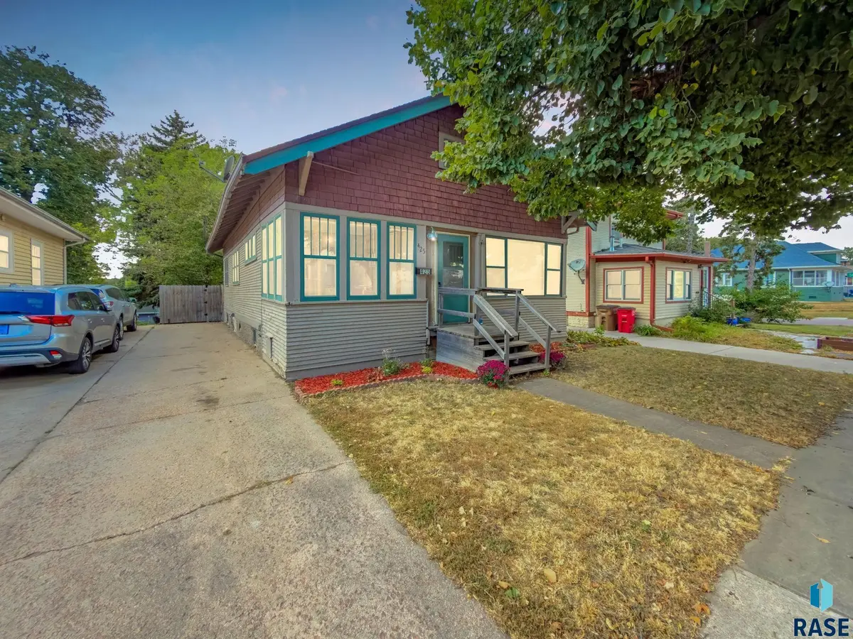 425 N Prairie Ave, Sioux Falls, SD 57104 - #1