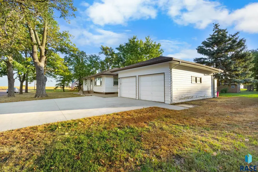 740 N Minnesota St, Salem, SD 57058 - #3