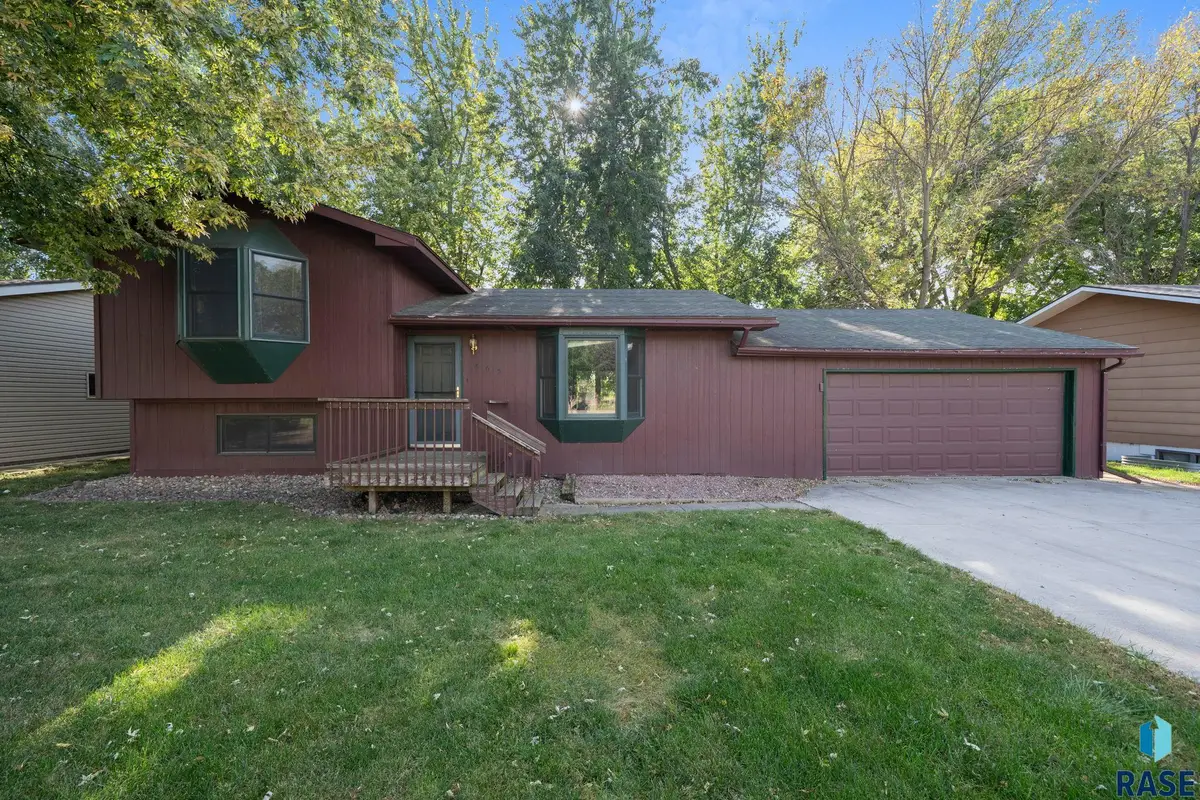 805 Executive Ave, Crooks, SD 57020 - #1