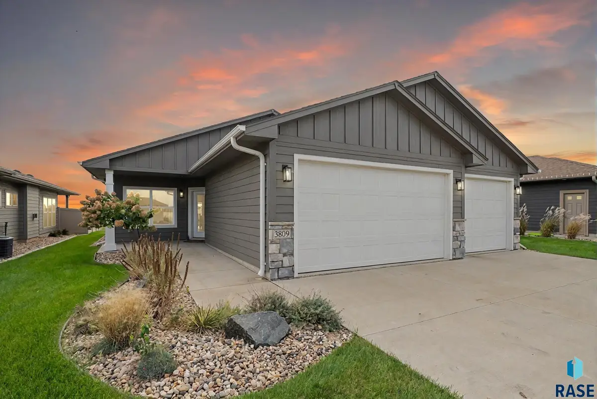 3809 E Prairie Wind St, Sioux Falls, SD 57108 - #1