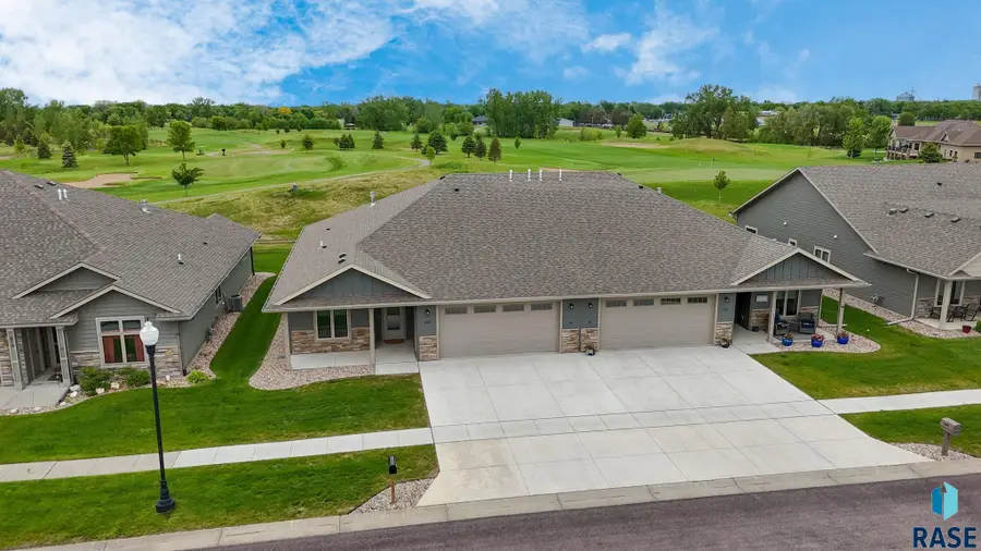 608 Ash Creek Dr, Beresford, SD 57004 - #2