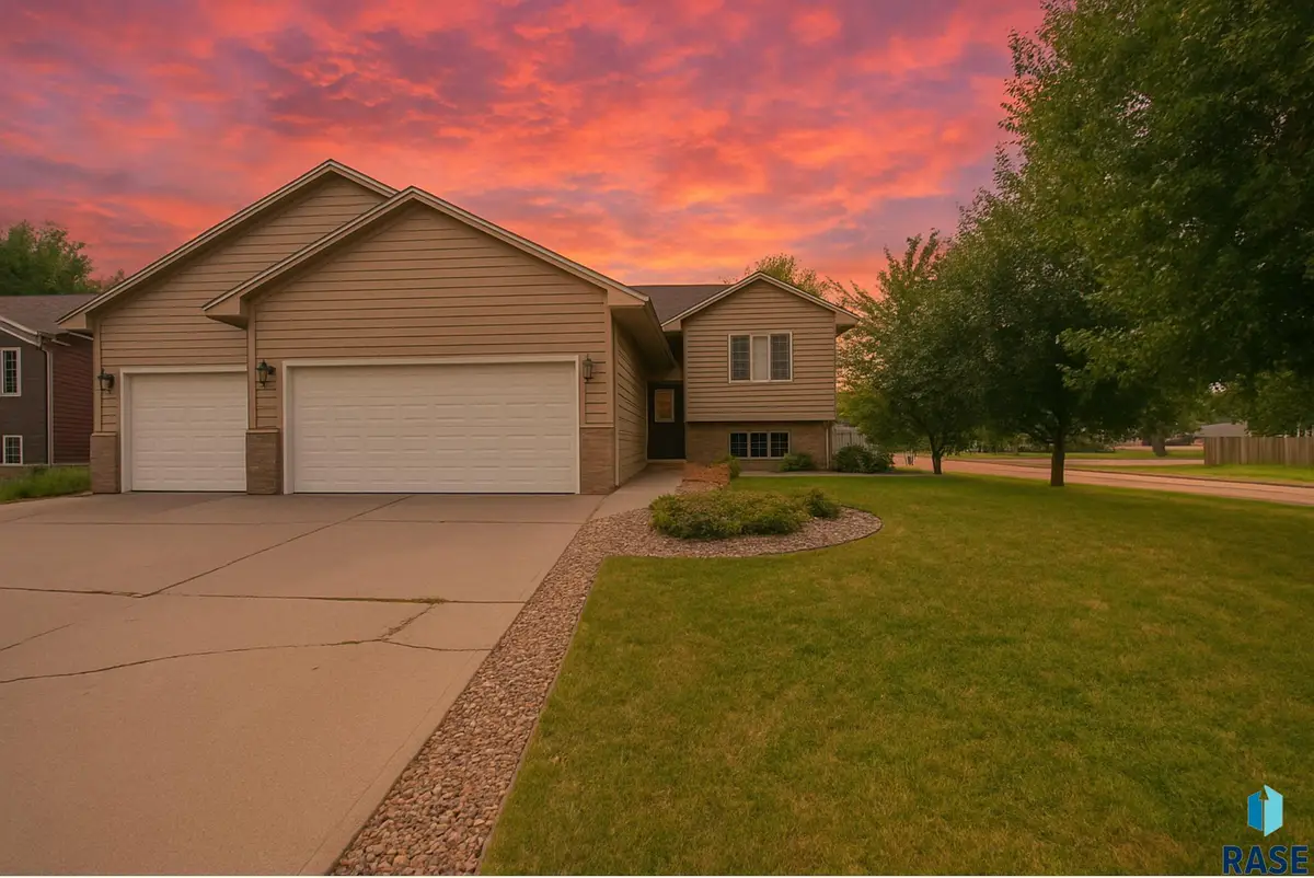 6433 W 56th St, Sioux Falls, SD 57106 - #1