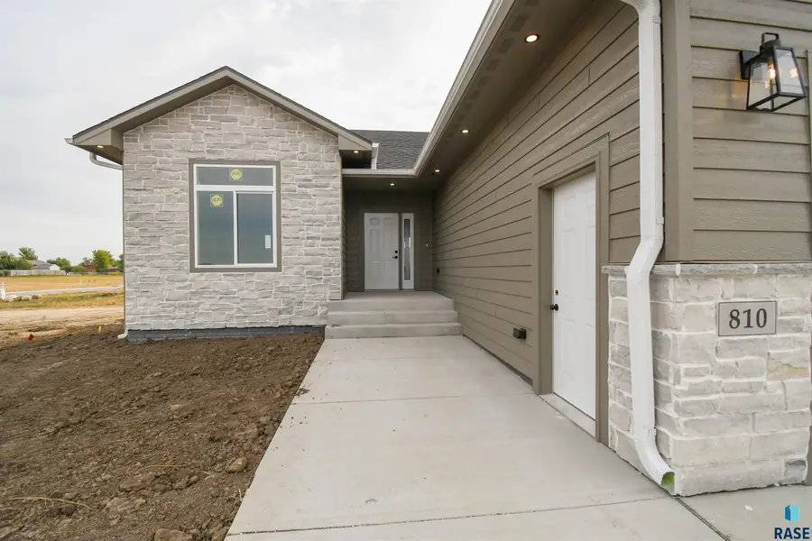 810 Melissa Ave, Harrisburg, SD 57032 - #2