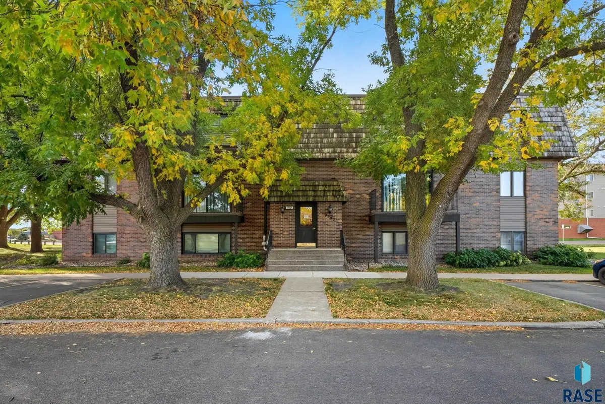 3552 S Gateway Blvd #104, Sioux Falls, SD 57106 - #1