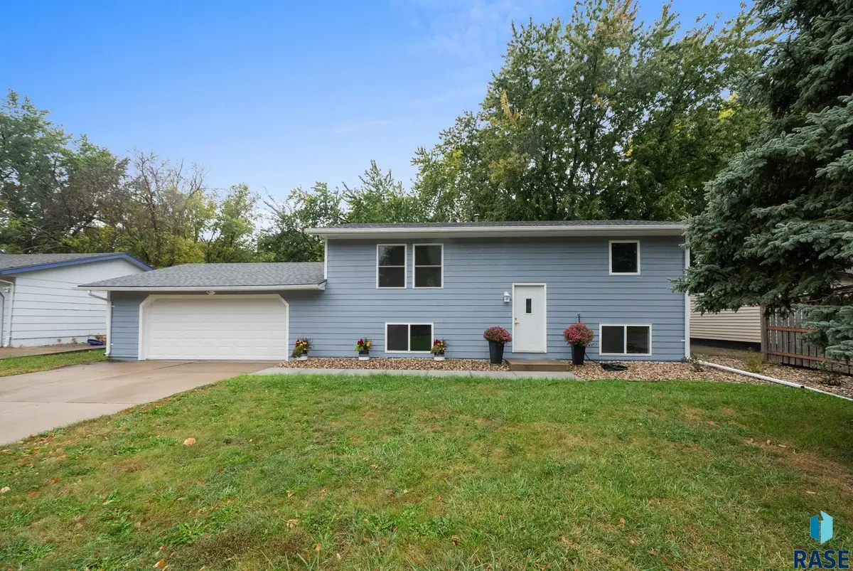 3809 S Holbrook Ave, Sioux Falls, SD 57106 - #1