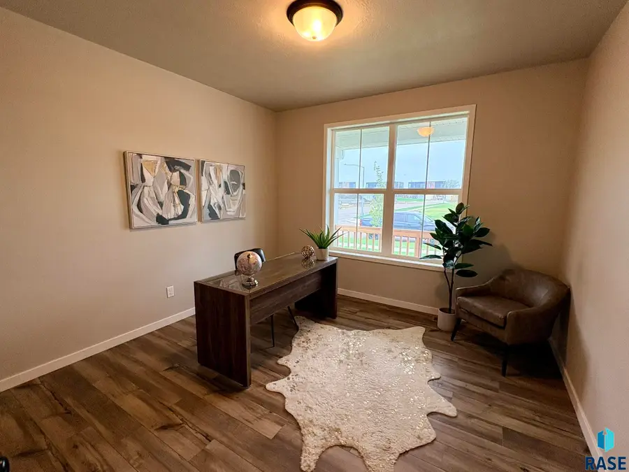 5936 S Hosta Ave, Sioux Falls, SD 57108 - #3