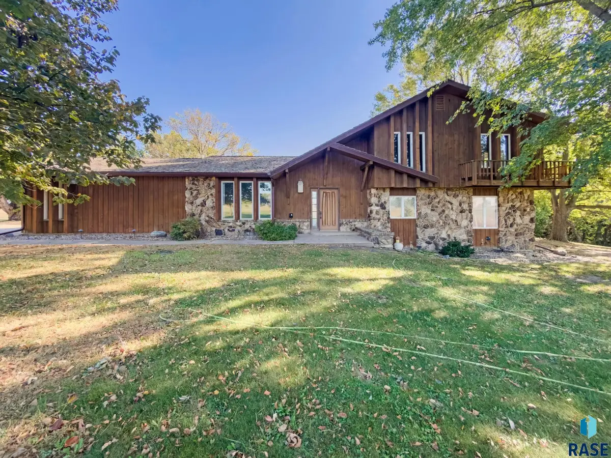 902 N Broadway Ave, Marion, SD 57043 - #1