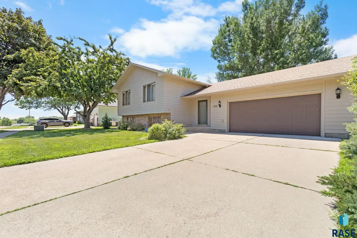 1105 N Connor Trl, Sioux Falls, SD 57103 - #1