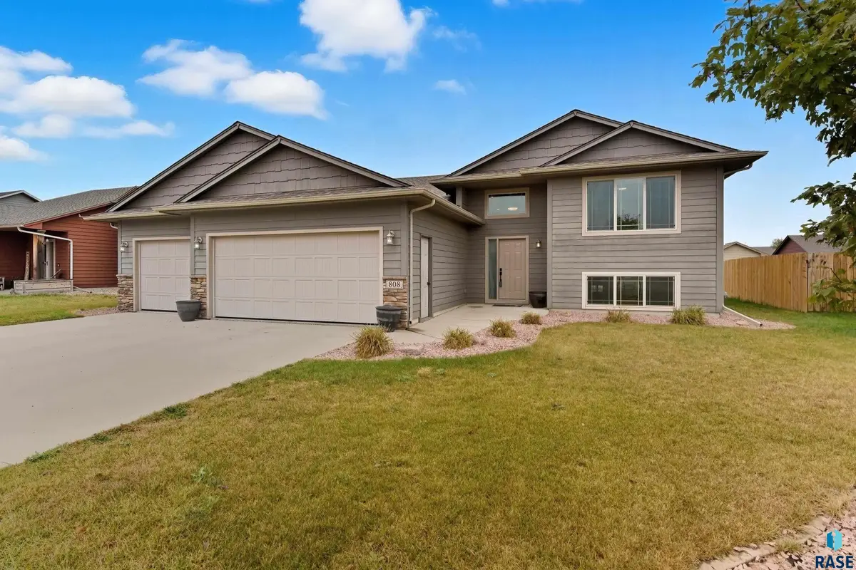808 Rosewood Dr, Harrisburg, SD 57032 - #1