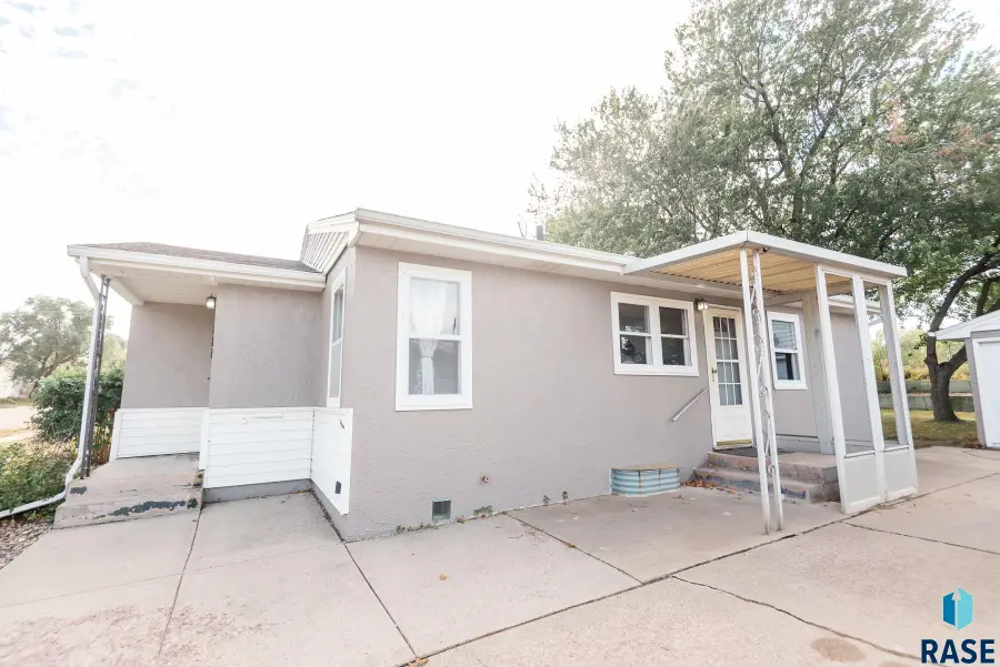 405 S Blaine Ave, Sioux Falls, SD 57103 - #3