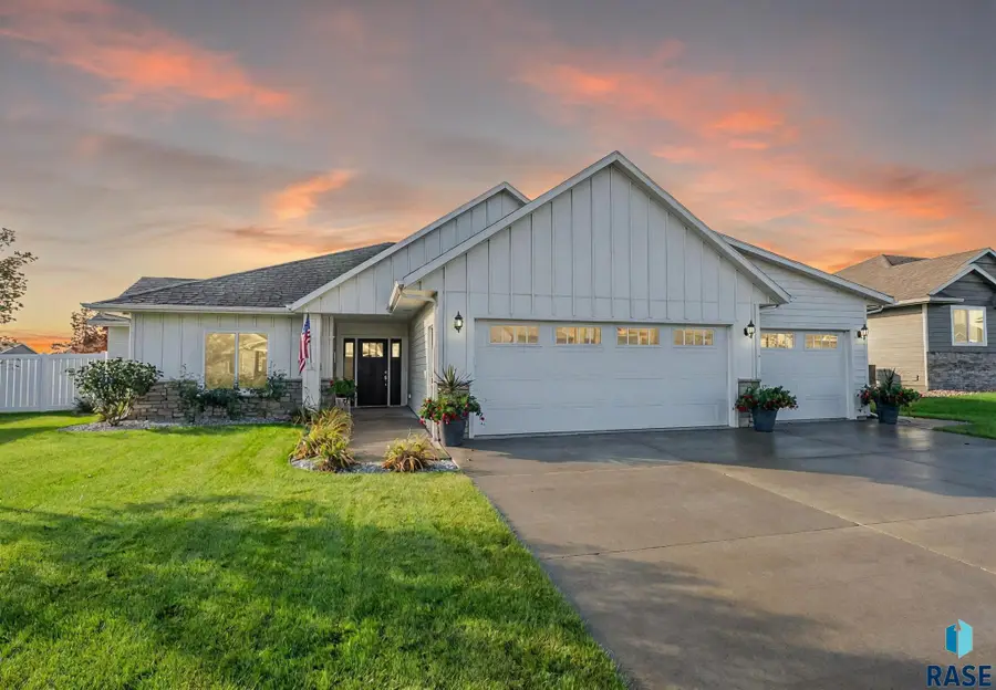 415 E Mary Moore Dr, Tea, SD 57064 - #2