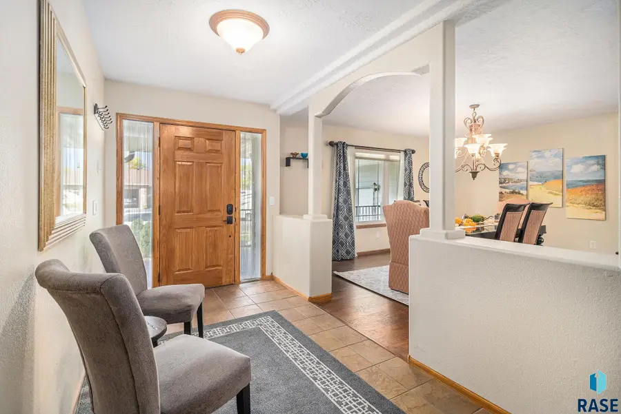 7409 W Harvard Dr, Sioux Falls, SD 57106 - #2