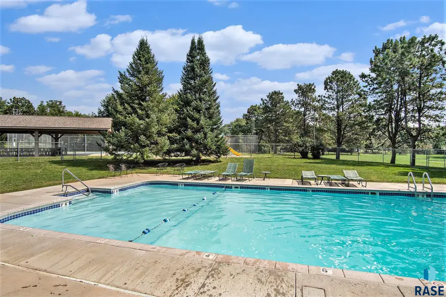 7604 E Palomino Rd, Sioux Falls, SD 57110 - #2