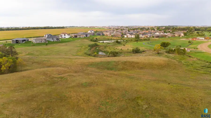 703 Turtle Creek Dr, Hartford, SD 57033 - #3