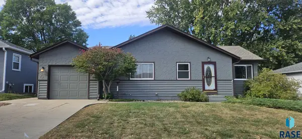 921 S Marday Ave, Sioux Falls, SD 57103