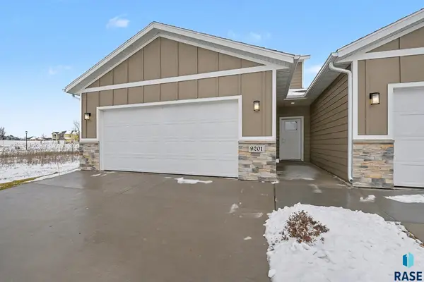 9201 W Ark Pl, Sioux Falls, SD 57106