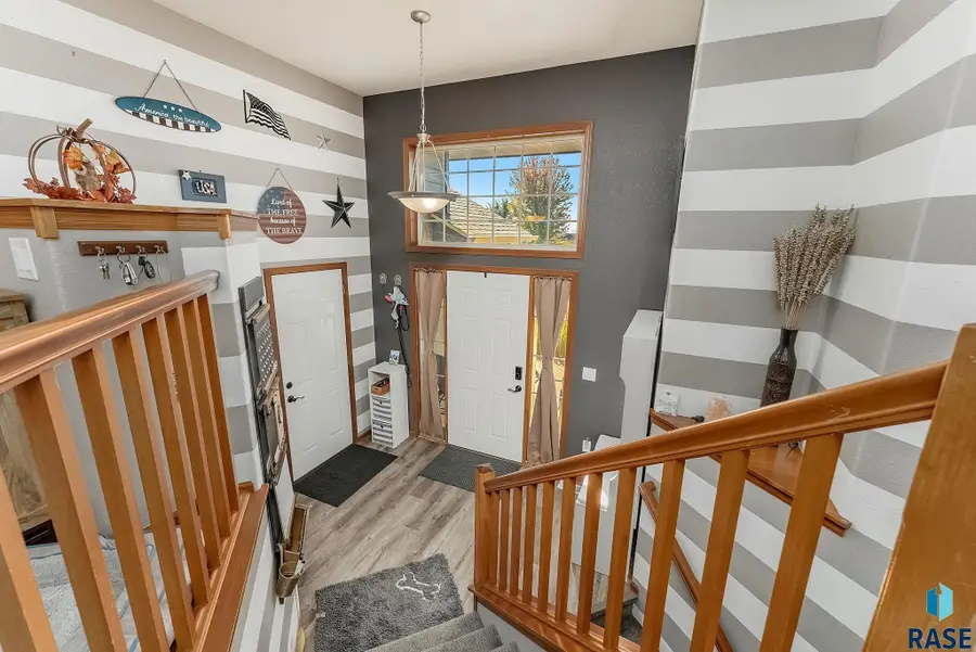 612 Coyote St, Harrisburg, SD 57032 - #2