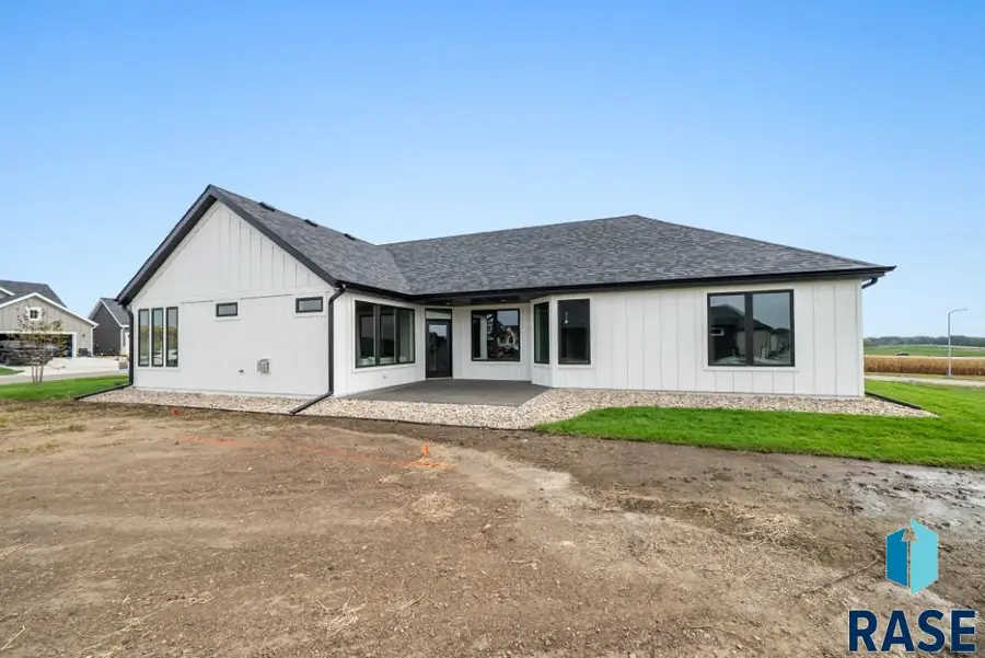 5917 E Rush St, Sioux Falls, SD 57110 - #2