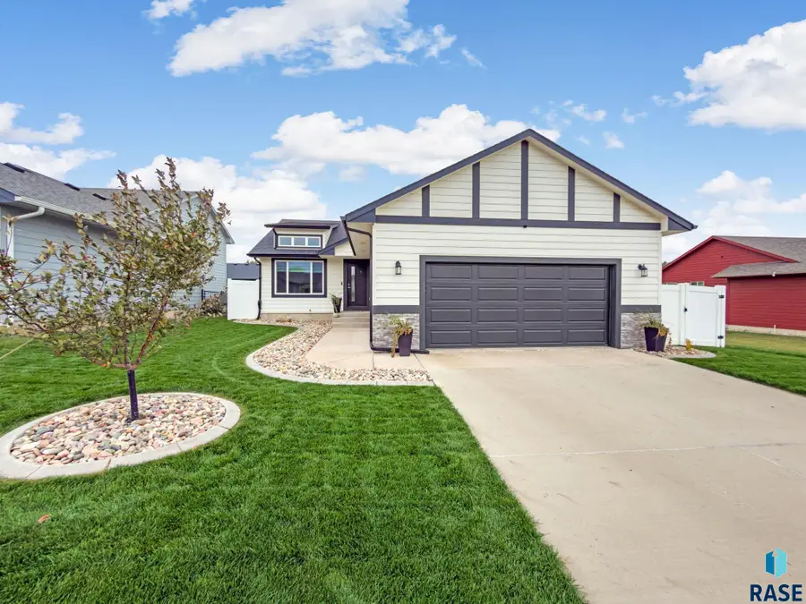 6703 W 5th St, Sioux Falls, SD 57107 - #2