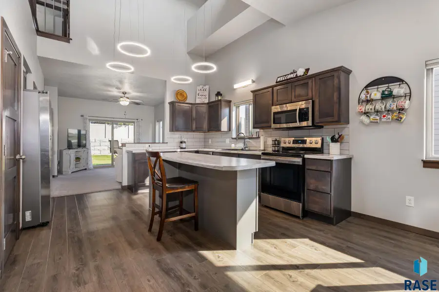 7216 E 45th St, Sioux Falls, SD 57110 - #2