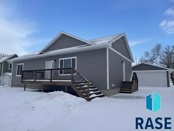 505 S Garfield St, Lennox, SD 57039