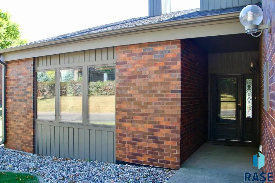 3201 W Rivers Edge Way, Sioux Falls, SD 57105 - #2