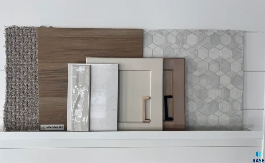 5702 E Marley Pl, Sioux Falls, SD 57108 - #2