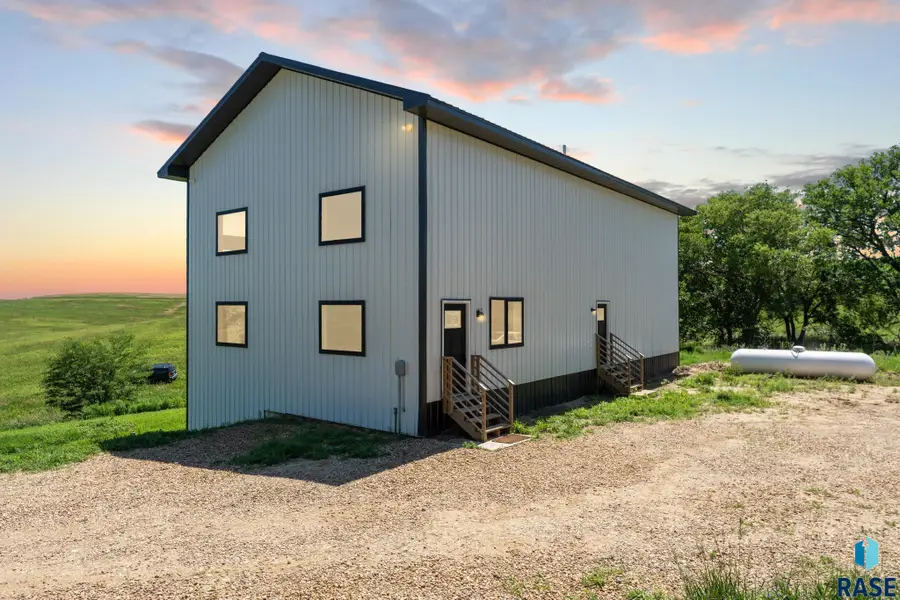 48201 304th St, Big Springs, SD 51023 - #2