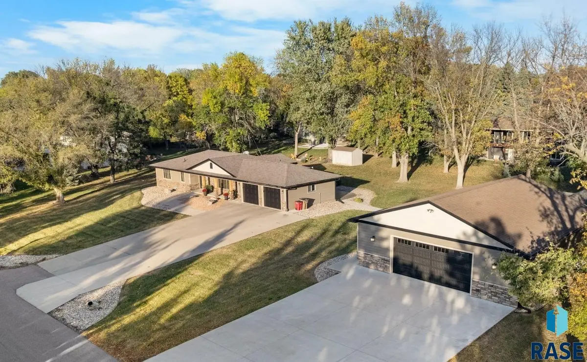 2808 S Duchess Ave, Sioux Falls, SD 57103 - #1