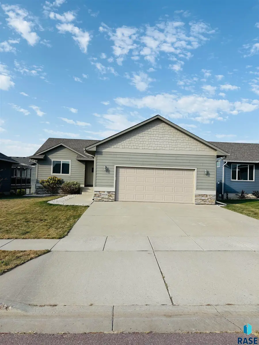 8808 W 22nd St, Sioux Falls, SD 57106 - #2