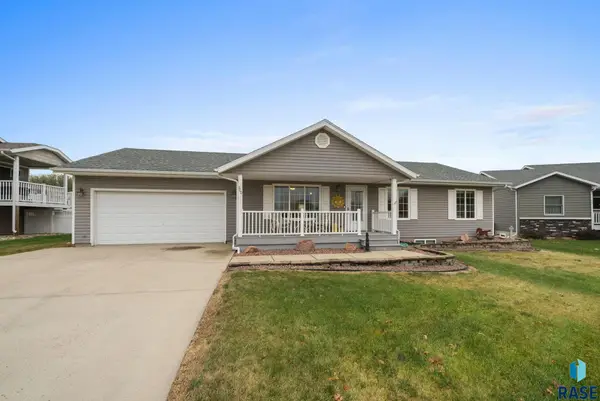 300 W 8th St, Dell Rapids, SD 57022