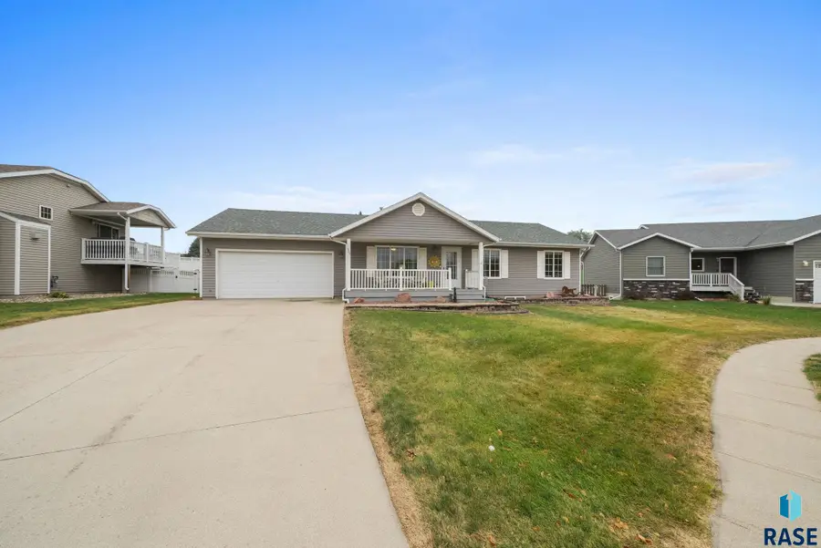 300 W 8th St, Dell Rapids, SD 57022 - #2