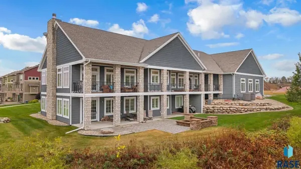 6000 Marrs Beach Ln, Madison, SD 57042