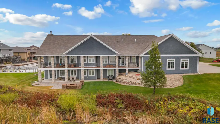 6000 Marrs Beach Ln, Madison, SD 57042 - #2